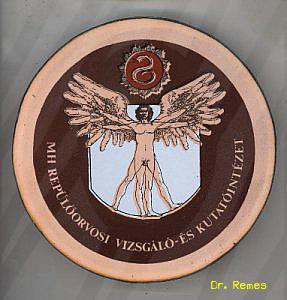 A Magyar Honvédség Repülőorvosi Vizsgáló és Kutatóintézetének plakettje