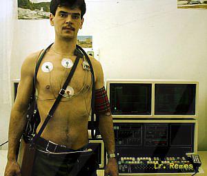 Holter rendszerű vérnyomás- és EKG monitor az 1990-es évek elején
