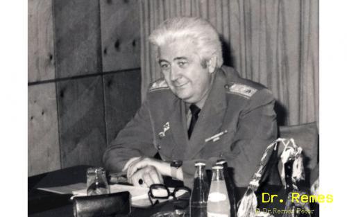 Dr. Gyökössy József orvos alezredes 1976-ban Várnában, a repülőorvosi szimpóziumon - forrás: Dr. Remes