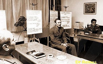 1977. decemberében Neumann György repülő százados (középen) a ROB bizottság előtt az űrrepülési motivációs kikérdezésen vesz részt. Balról Dr. Kovács Jenő orvos alezredes ROB elnök, szemben Dr. Galambos Aladár orvos alezredes fog- és szájsebész főorvos látható.