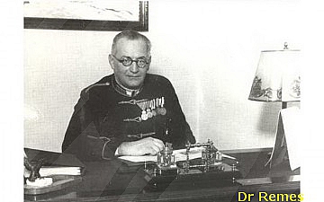 Dr. Merényi Scholtz Gusztáv orvos alezredes, a m. kir. légierők egészségügyi szolgálatának főnöke 1943-ban