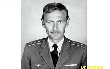 Neumann György nyugállományú alezredes, űrhajósjelölt, Aranykoszorús I. osztályú szuperszónikus elfogó vadászrepülő